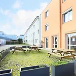 Sweetly Isatis De Aparthotel