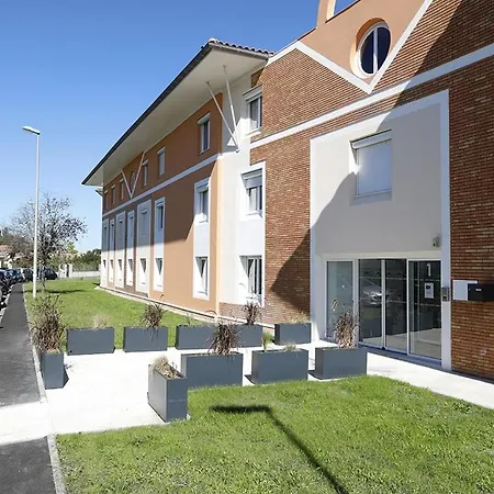 Sweetly Isatis Aparthotel