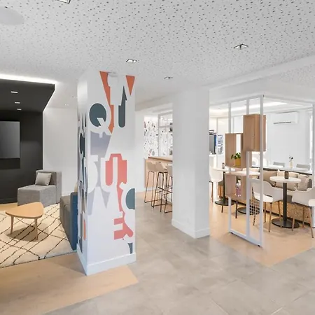 Sweetly Isatis De Aparthotel