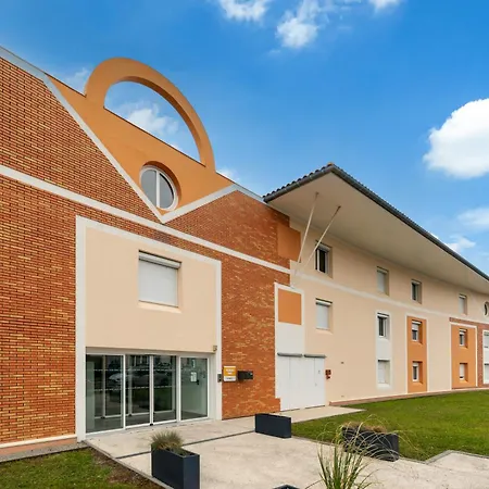 Sweetly Isatis De Aparthotel