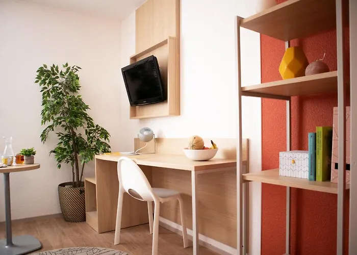 Sweetly Isatis De Aparthotel 3*