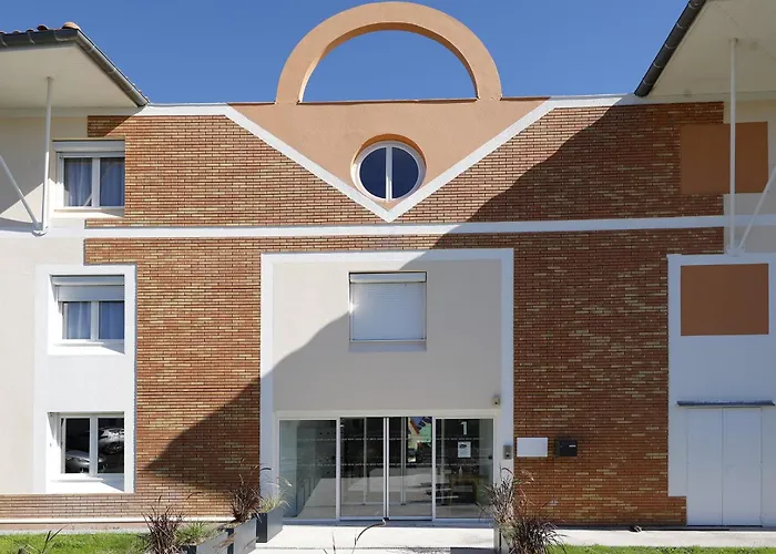 Sweetly Isatis De Aparthotel 3*