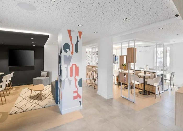 Sweetly Isatis De Aparthotel