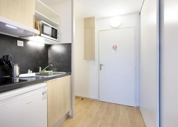 Apart-hotel Sweetly Isatis De 3*